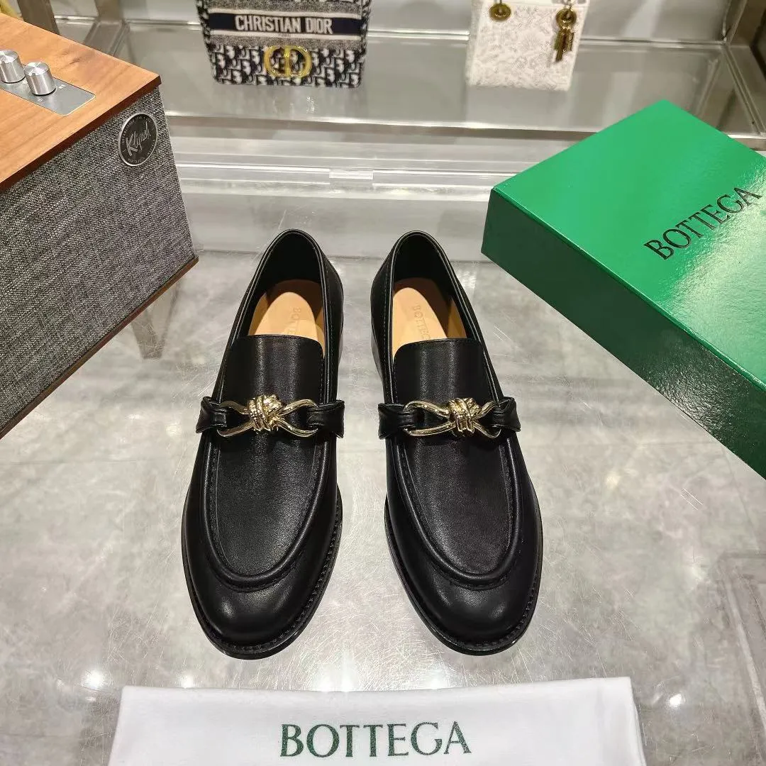 [BV] Top P: 840💰 Size: Female 35-39 (Female 40 custom-made) Male 39-44 (38.45 non-refundable) Bottega Veneta 2025 counter model! Small round toe loafers! Imported leather outsole! Imported grained cowhide! Solid color Niuli! !